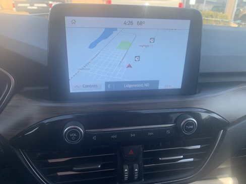 Used 2020 Ford Escape Titanium image 18