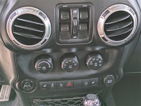 Used 2016 Jeep Wrangler Unlimited Sahara image 17