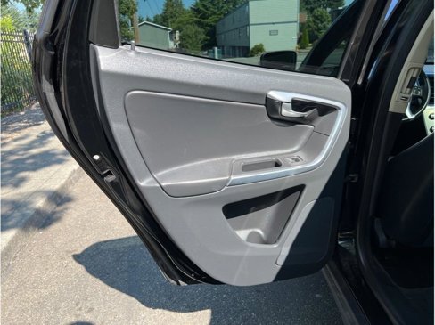 Used 2013 Volvo XC60 T6 image 16