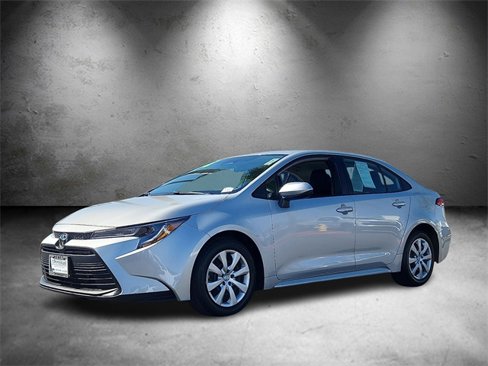 Used 2024 Toyota Corolla LE image 5