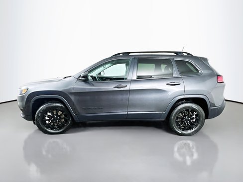Used 2023 Jeep Cherokee Altitude Lux image 4