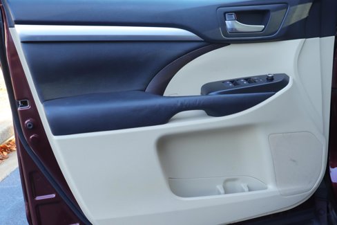 Used 2014 Toyota Highlander XLE image 11