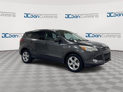 Used 2015 Ford Escape SE image 2