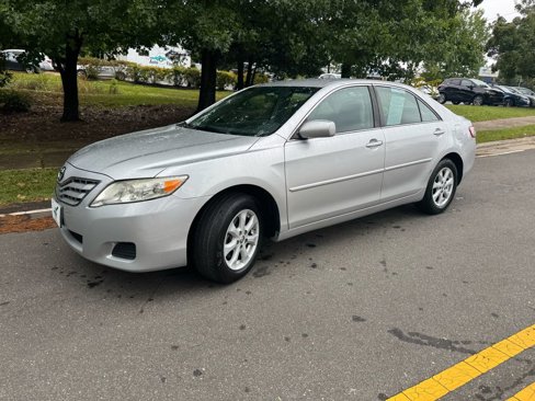 Used 2010 Toyota Camry LE image 15