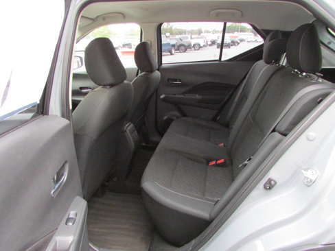 Used 2021 Nissan Kicks SV image 5