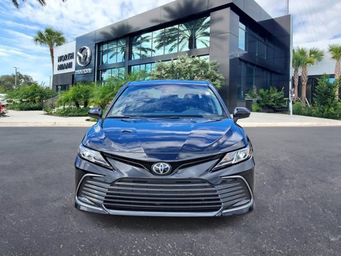 Used 2022 Toyota Camry LE image 2