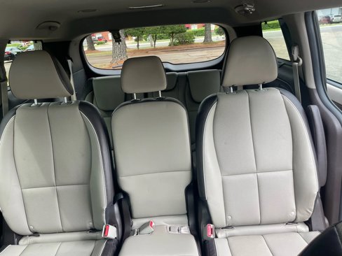 Used 2018 Kia Sedona SX Limited image 16