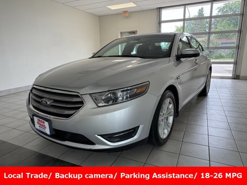 Used 2015 Ford Taurus SEL image 1