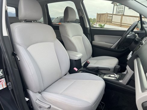 Used 2016 Subaru Forester 2.5i Premium w/ All-Weather Package image 10