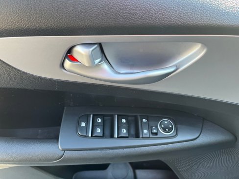Used 2023 Kia Forte LXS image 11