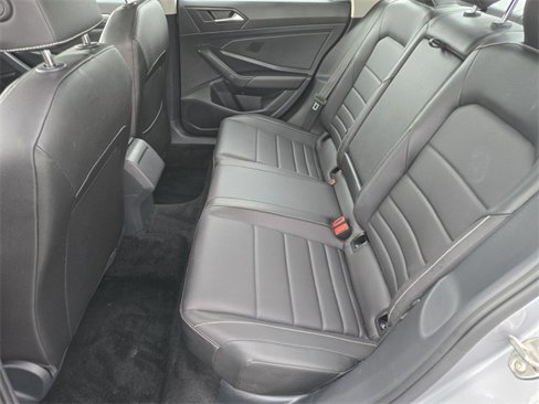 Used 2024 Volkswagen Jetta SE image 10