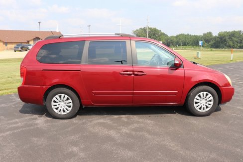 Used 2011 Kia Sedona LX image 13