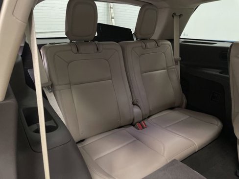 Used 2021 Lincoln Aviator Reserve image 36