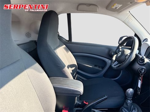 Used 2016 smart fortwo pure image 24
