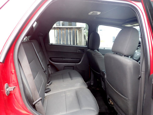 Used 2010 Ford Escape XLT image 7