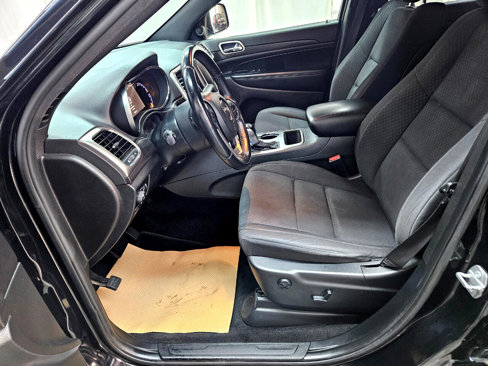 Used 2018 Jeep Grand Cherokee Laredo image 16