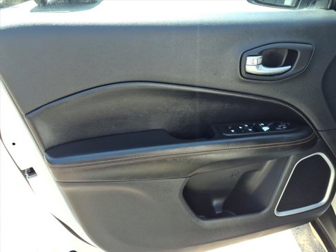 Used 2021 Jeep Compass Limited image 16