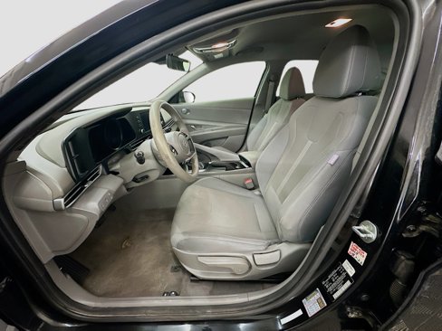 Used 2021 Hyundai Elantra SE image 13