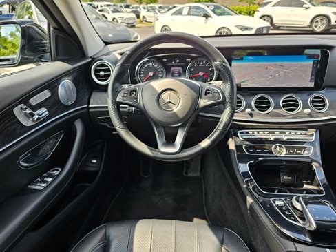 Used 2017 Mercedes-Benz E 300 4MATIC image 31