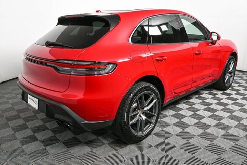 Certified 2024 Porsche Macan image 31