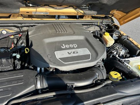 Used 2014 Jeep Wrangler Unlimited Sahara w/ Dual Top Group image 29