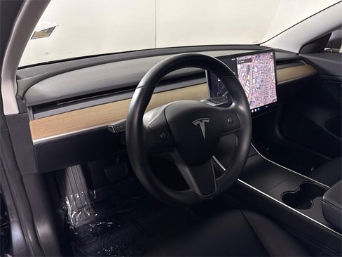 Used 2018 Tesla Model 3 Long Range image 9