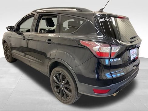 Used 2018 Ford Escape SE w/ SE Sport Appearance Package image 4