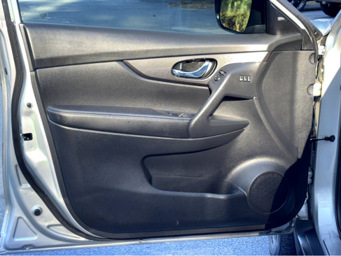 Used 2019 Nissan Rogue SV w/ Premium Package image 24