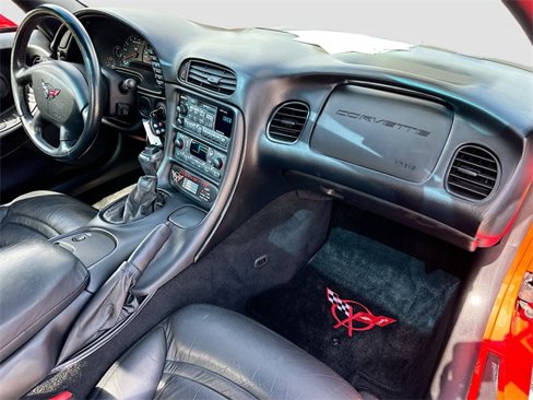 Used 2000 Chevrolet Corvette Coupe w/ Memory Pkg image 21