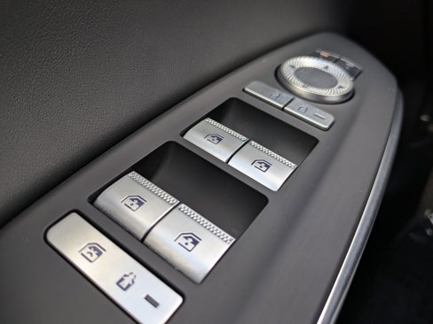 Certified 2024 Genesis GV70 2.5T image 20