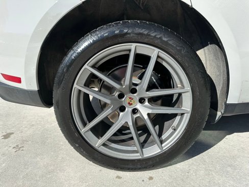 Used 2022 Porsche Macan image 38