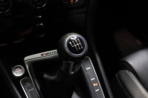 Used 2017 Volkswagen Golf R 4-Door image 52