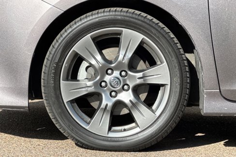 Used 2019 Toyota Sienna SE image 11
