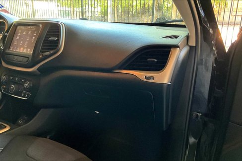 Used 2015 Jeep Cherokee Latitude image 18