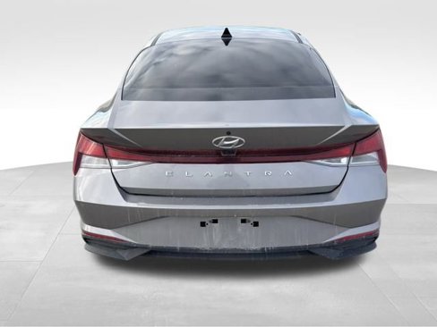Used 2022 Hyundai Elantra SEL image 4