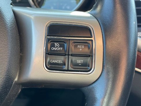 Used 2011 Jeep Grand Cherokee Limited image 7