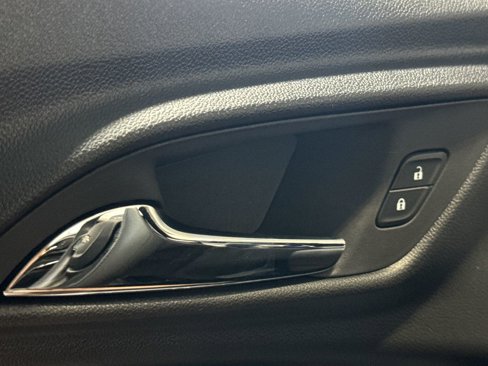 New 2025 Chevrolet Trax LT image 32