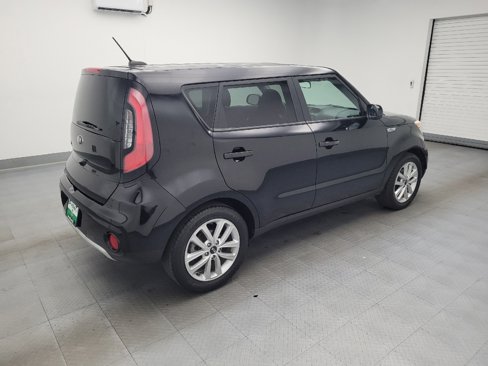 Used 2018 Kia Soul + image 10