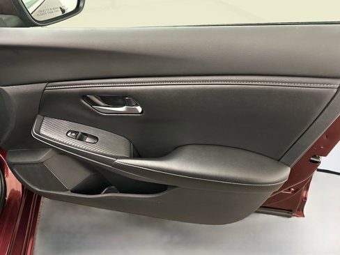 Used 2022 Nissan Sentra SV image 32
