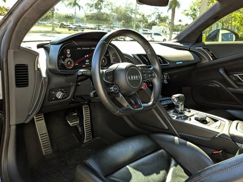 Used 2018 Audi R8 V10 w/ Premium Package image 21