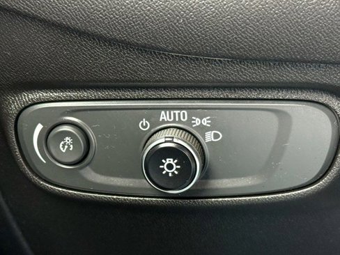 Used 2022 Chevrolet Equinox LT image 29