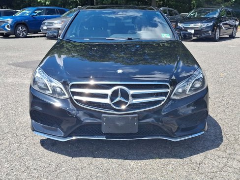Used 2015 Mercedes-Benz E 400 4MATIC Sedan image 3