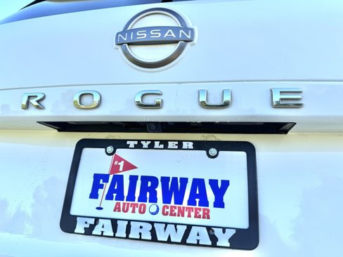 Used 2023 Nissan Rogue S image 5