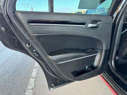 Used 2019 Chrysler 300 S image 17
