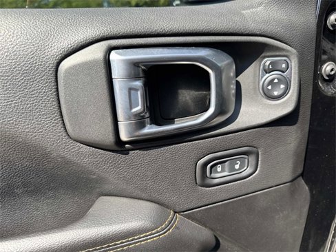 Used 2021 Jeep Gladiator Overland image 18