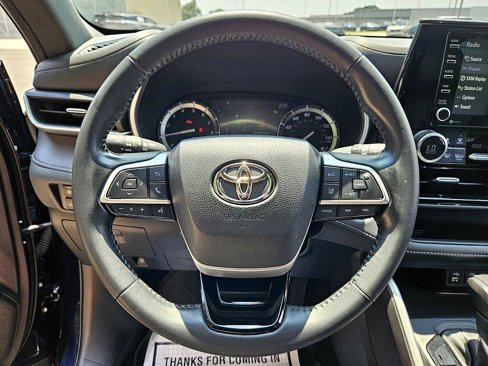 Used 2022 Toyota Highlander XSE image 22