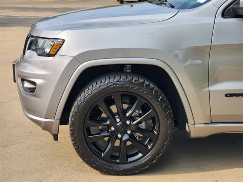 Used 2019 Jeep Grand Cherokee Altitude image 9