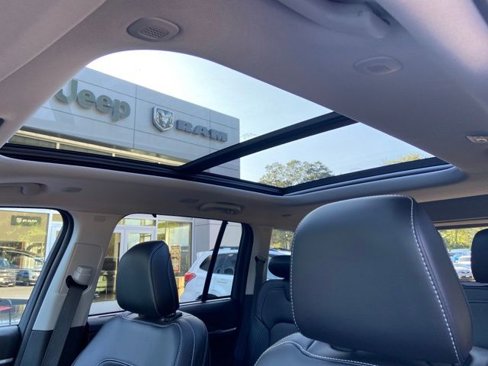 Used 2023 Jeep Grand Cherokee 30th Anniversary image 16