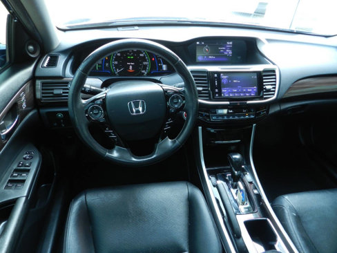 Used 2017 Honda Accord EX-L image 9