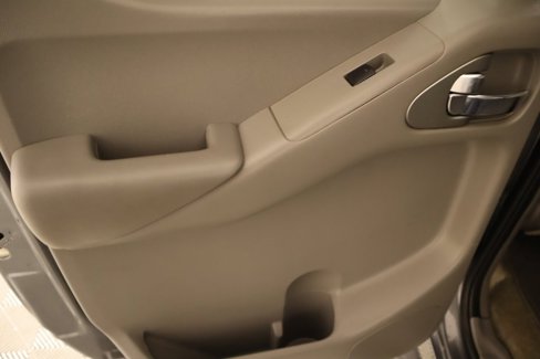 Used 2016 Nissan Frontier SV image 14